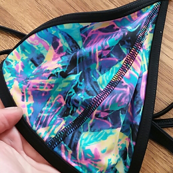 VS PINK bikini top small colorful print - Picture 3 of 5